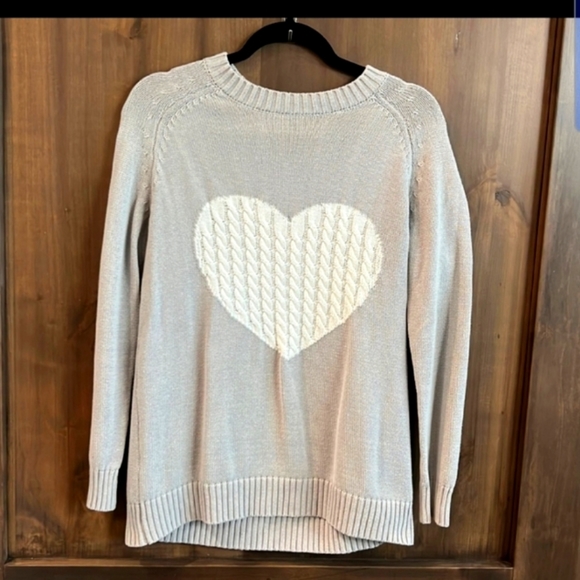 Sweater - Picture 1 of 2